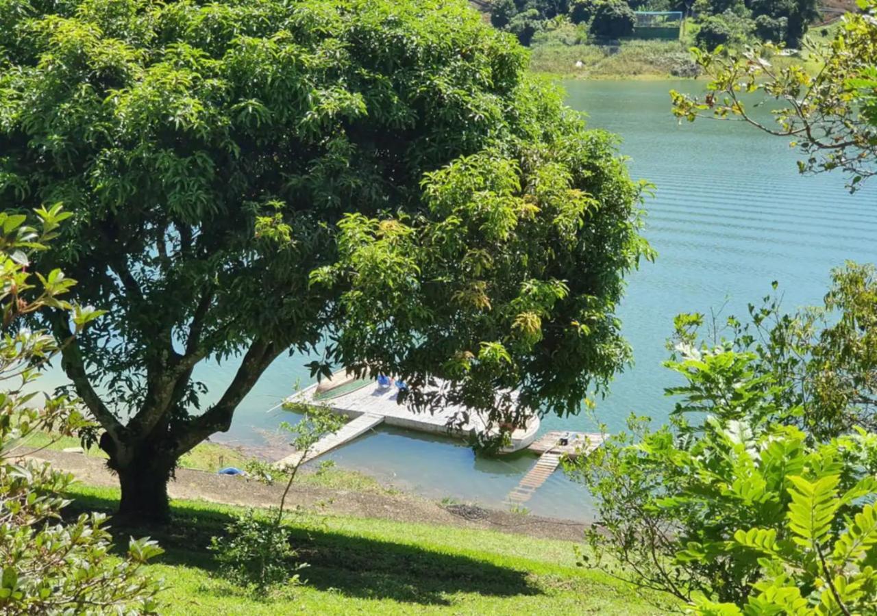 فيلا Igaratáفي Maravilhoso Sitio Na Beira Da Represa المظهر الخارجي الصورة